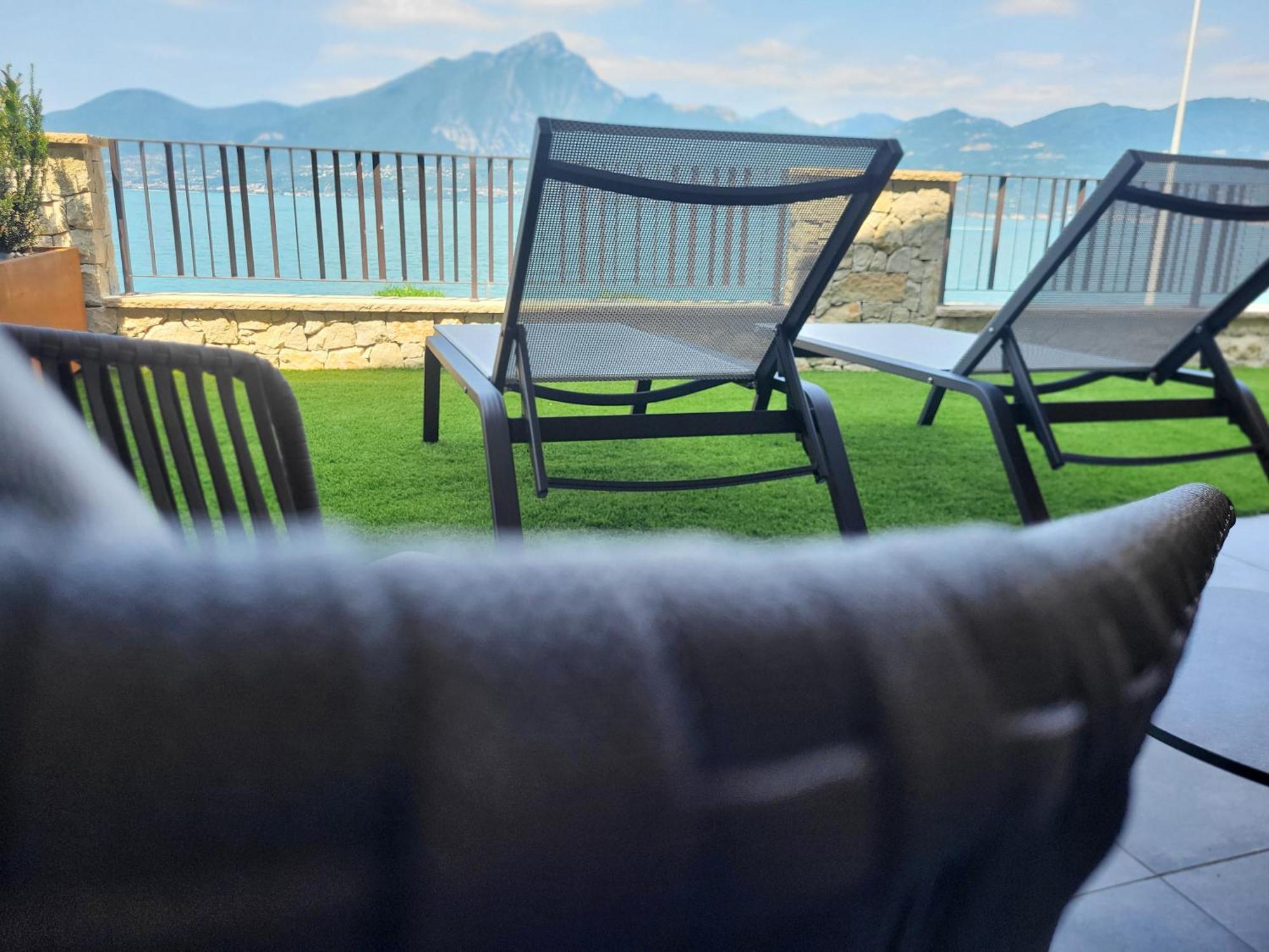 Attilio High Living Suites - Adults Only トッリ・デル・ベーナコ エクステリア 写真