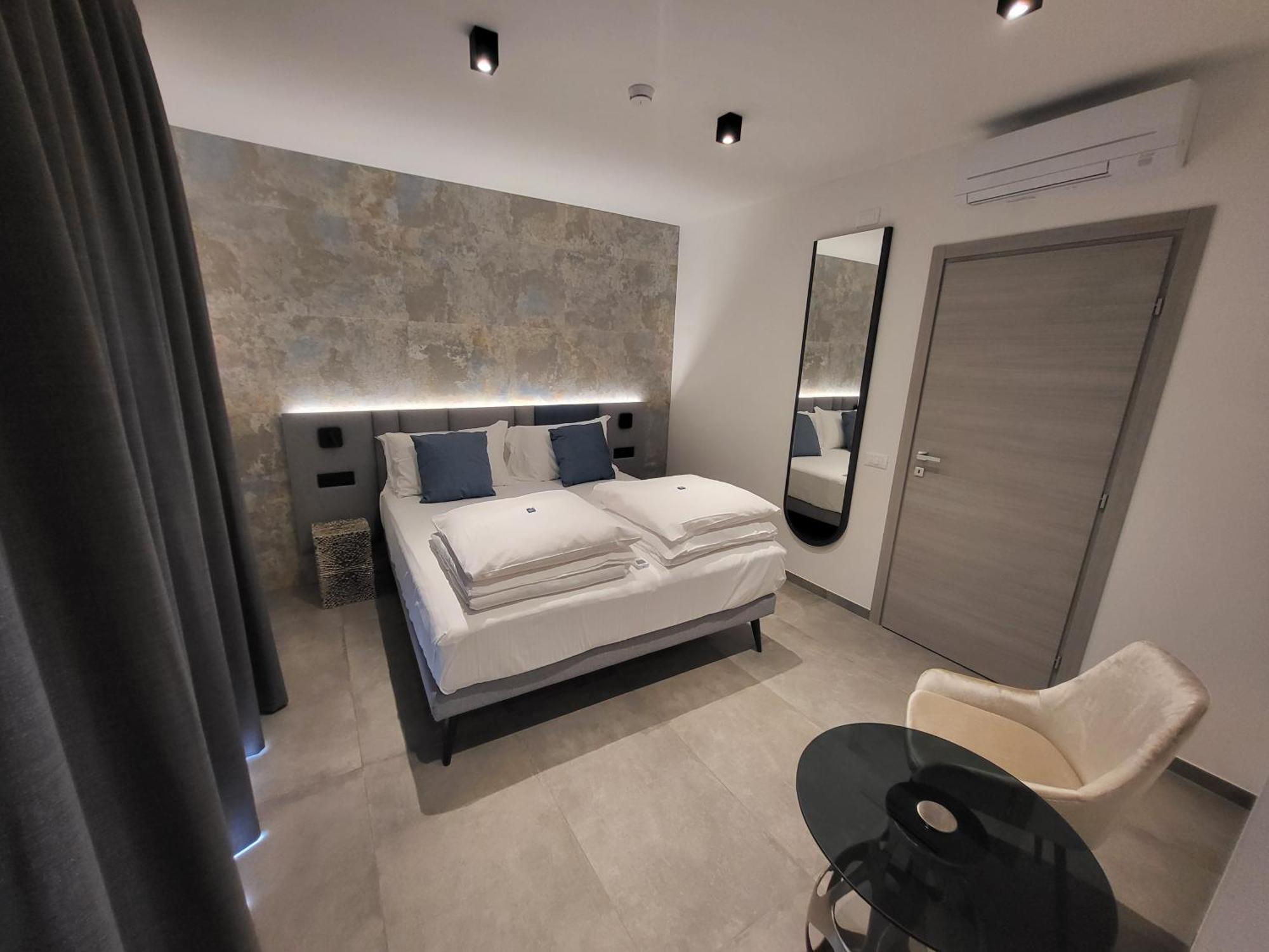 Attilio High Living Suites - Adults Only トッリ・デル・ベーナコ 部屋 写真
