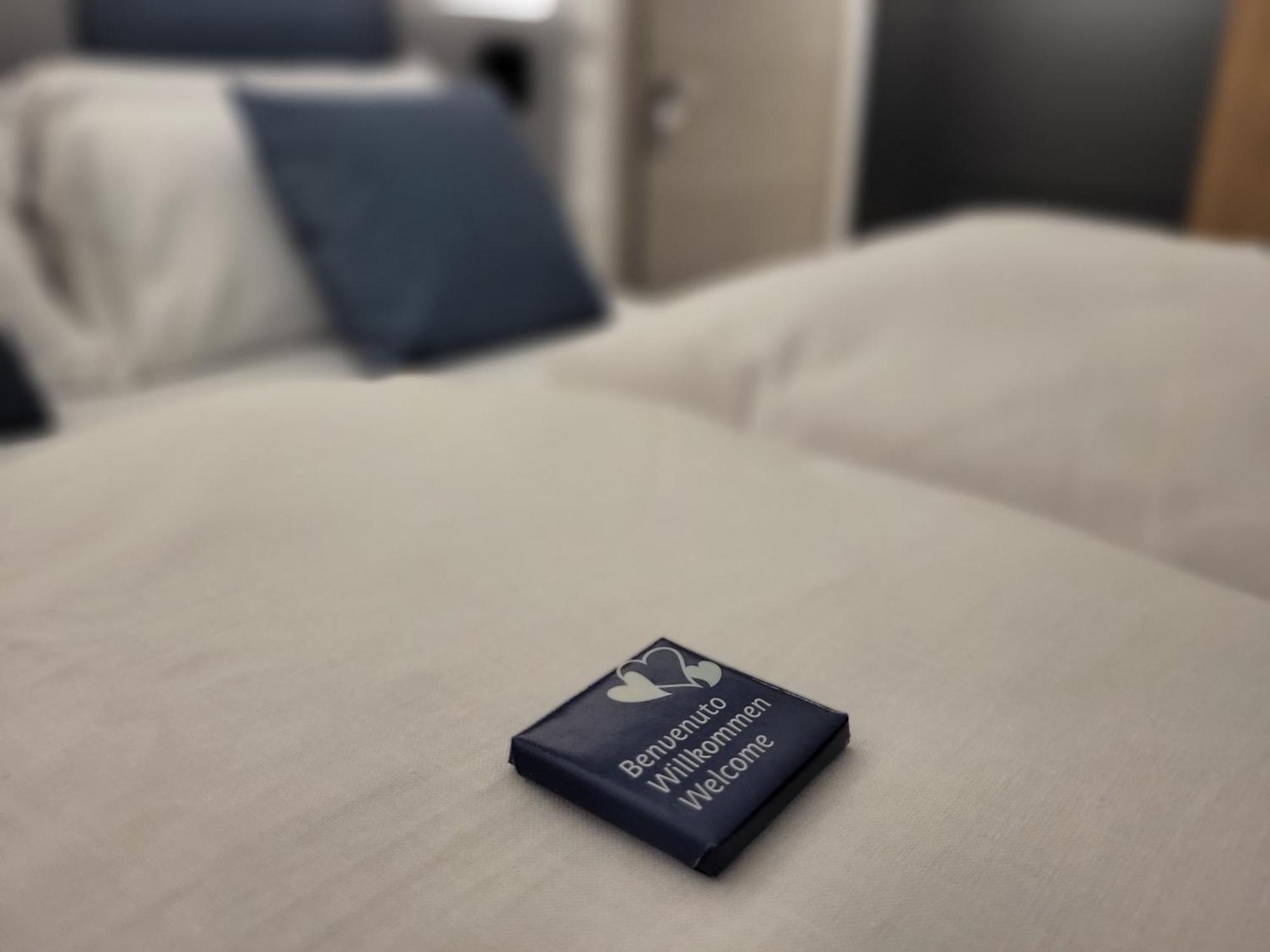 Attilio High Living Suites - Adults Only トッリ・デル・ベーナコ エクステリア 写真