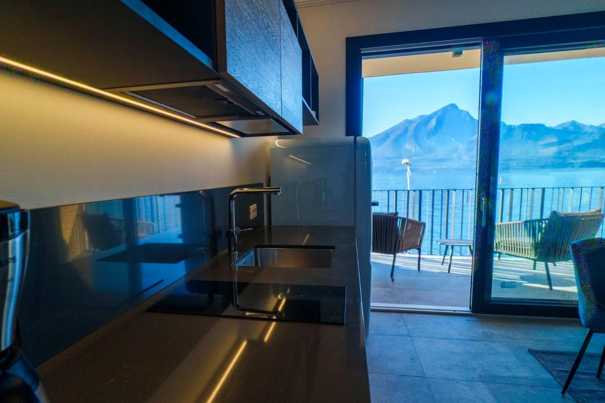 Attilio High Living Suites - Adults Only トッリ・デル・ベーナコ エクステリア 写真